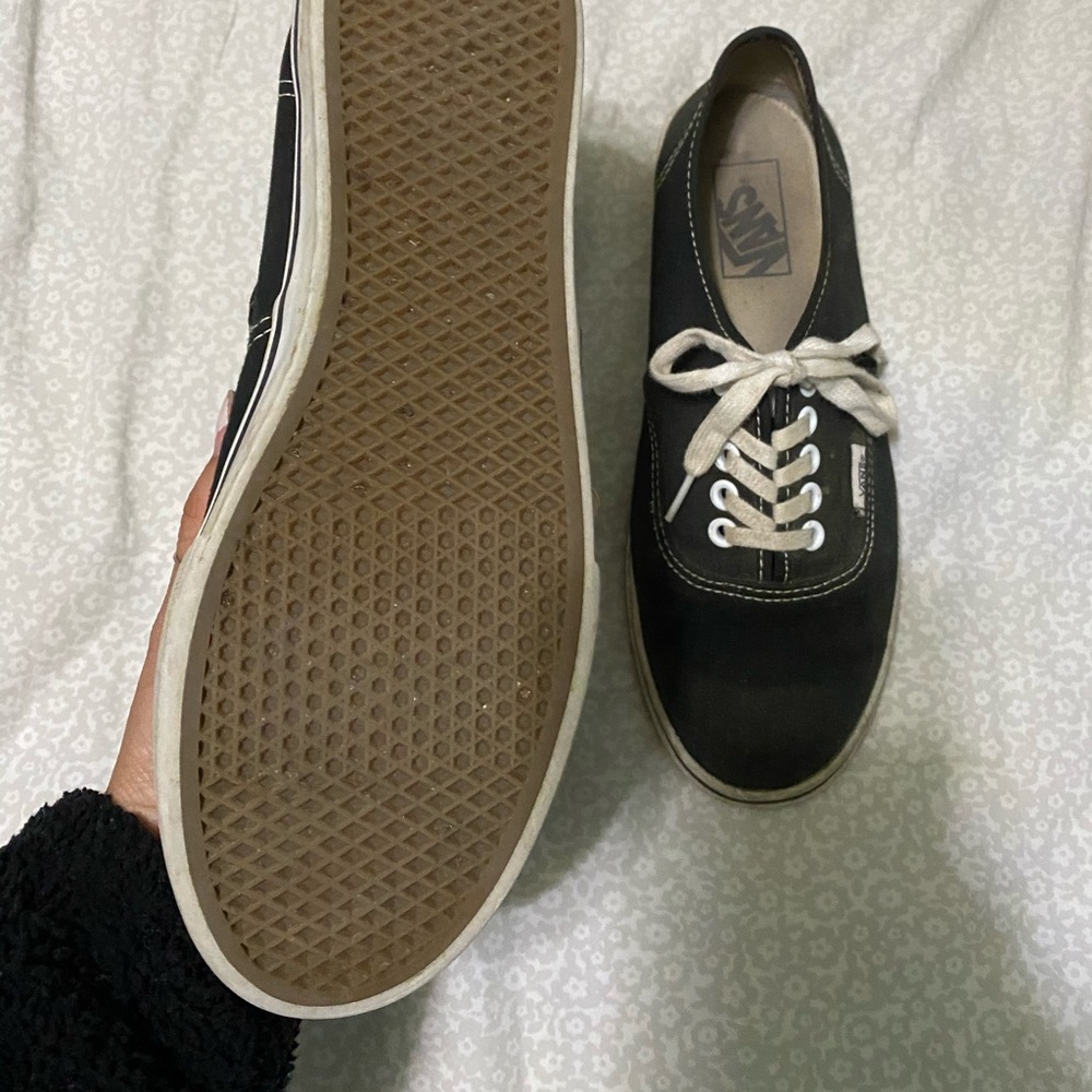 BLACK VANS